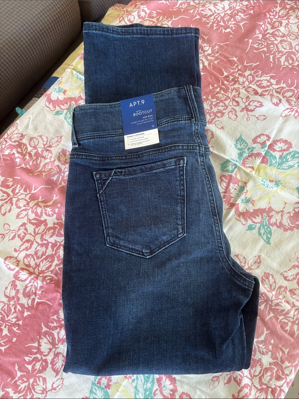 Apt. 9 Women's Dark Indigo Bootcut Jeans size 12